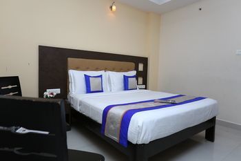 Hotel Oyo 9015 Near Railway Station 3*