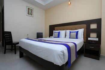 Hotel Oyo 9015 Near Railway Station