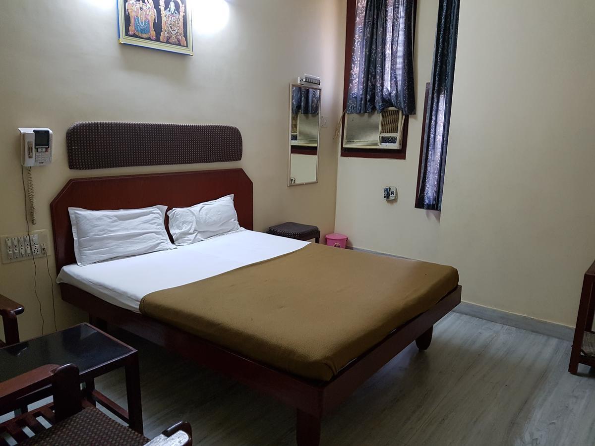 Hotel Sri Sai Residency 2*