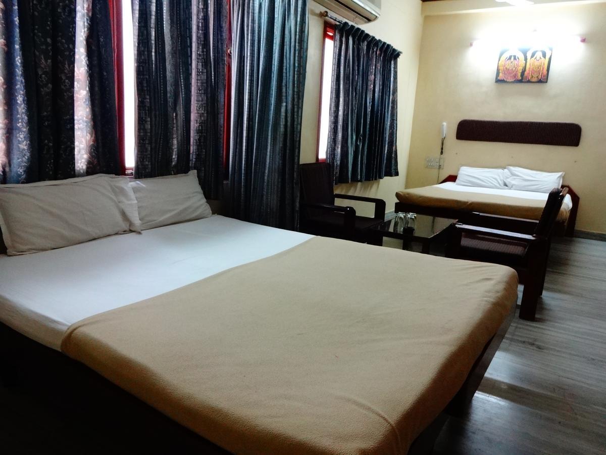 Hotel Sri Sai Residency 2*