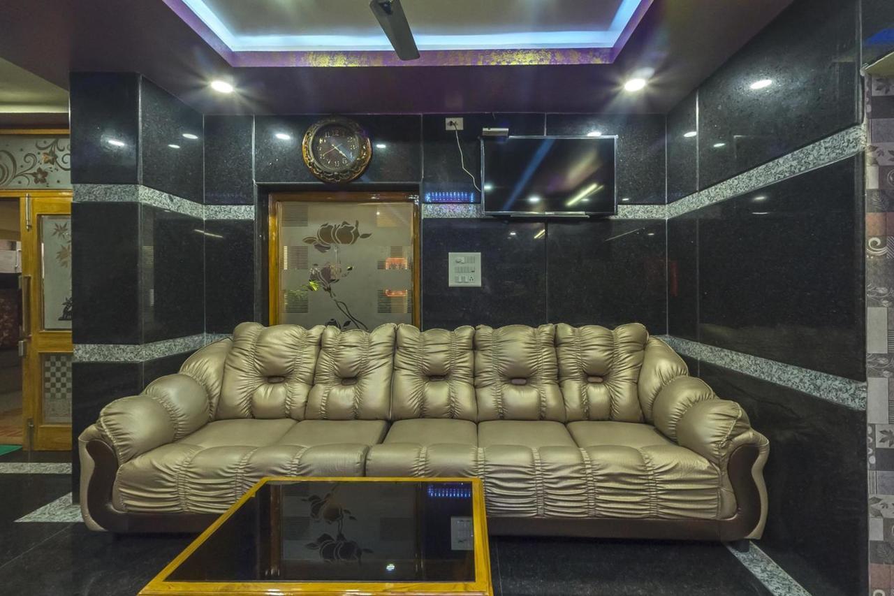 Hotel Kola Grand *