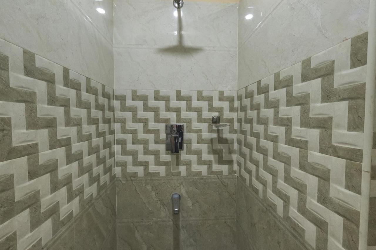 Hotel Kola Grand *