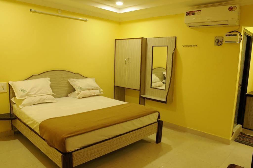 Lodge Sujan Residency's *