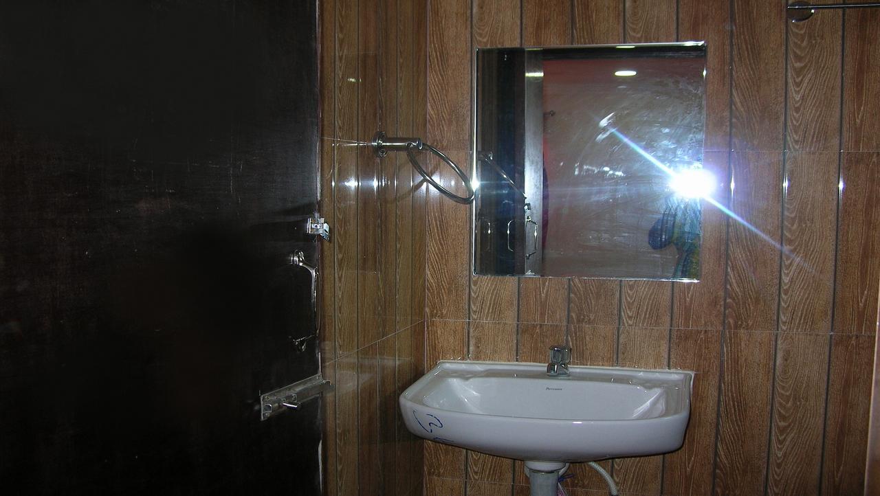 Woodside Lodge *