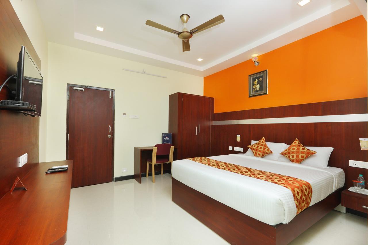 Oyo 15115 Ramcharan Residency 3* Tirupati