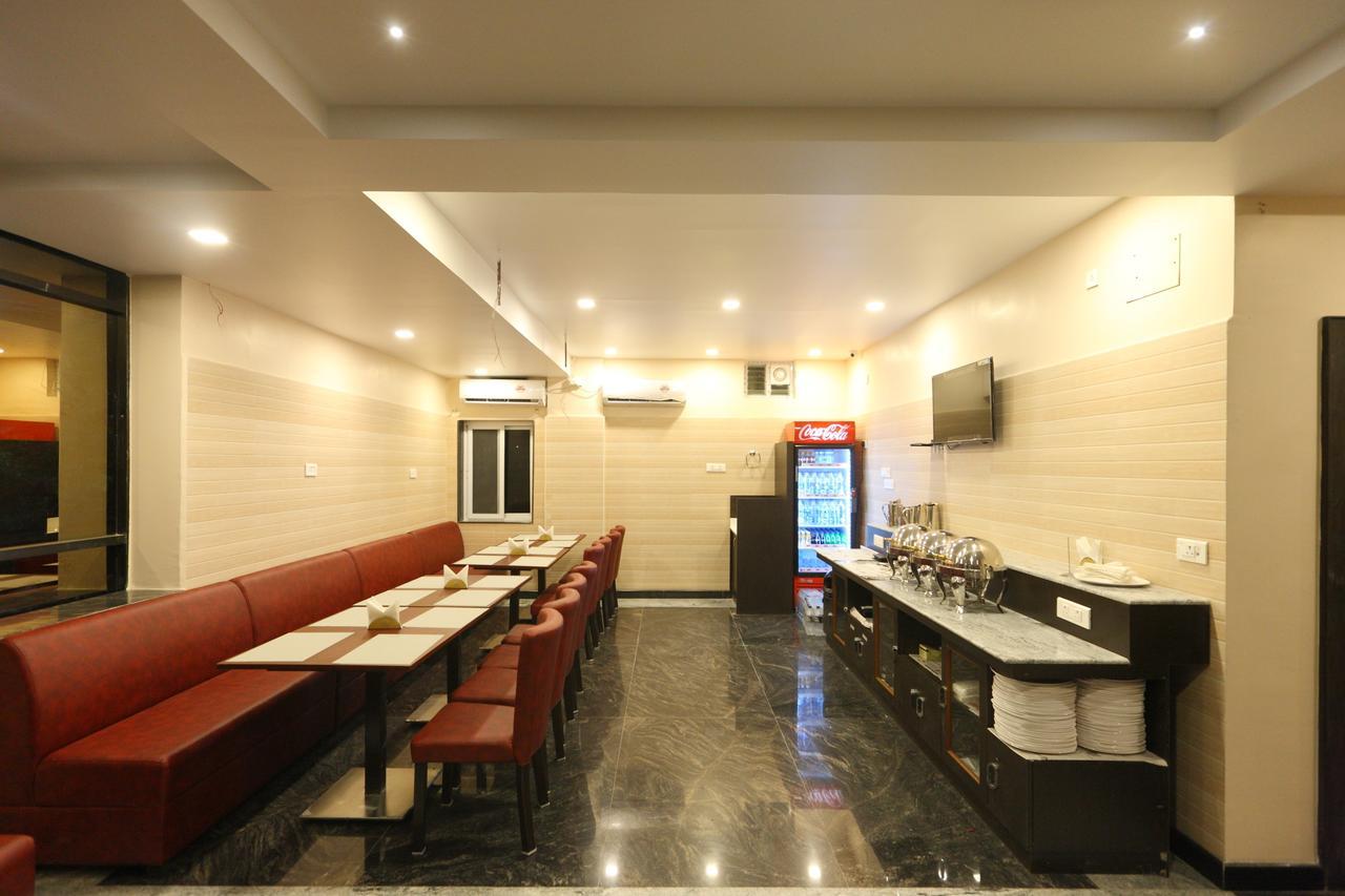 Hotel Oyo 15115 Ramcharan Residency Tirupati