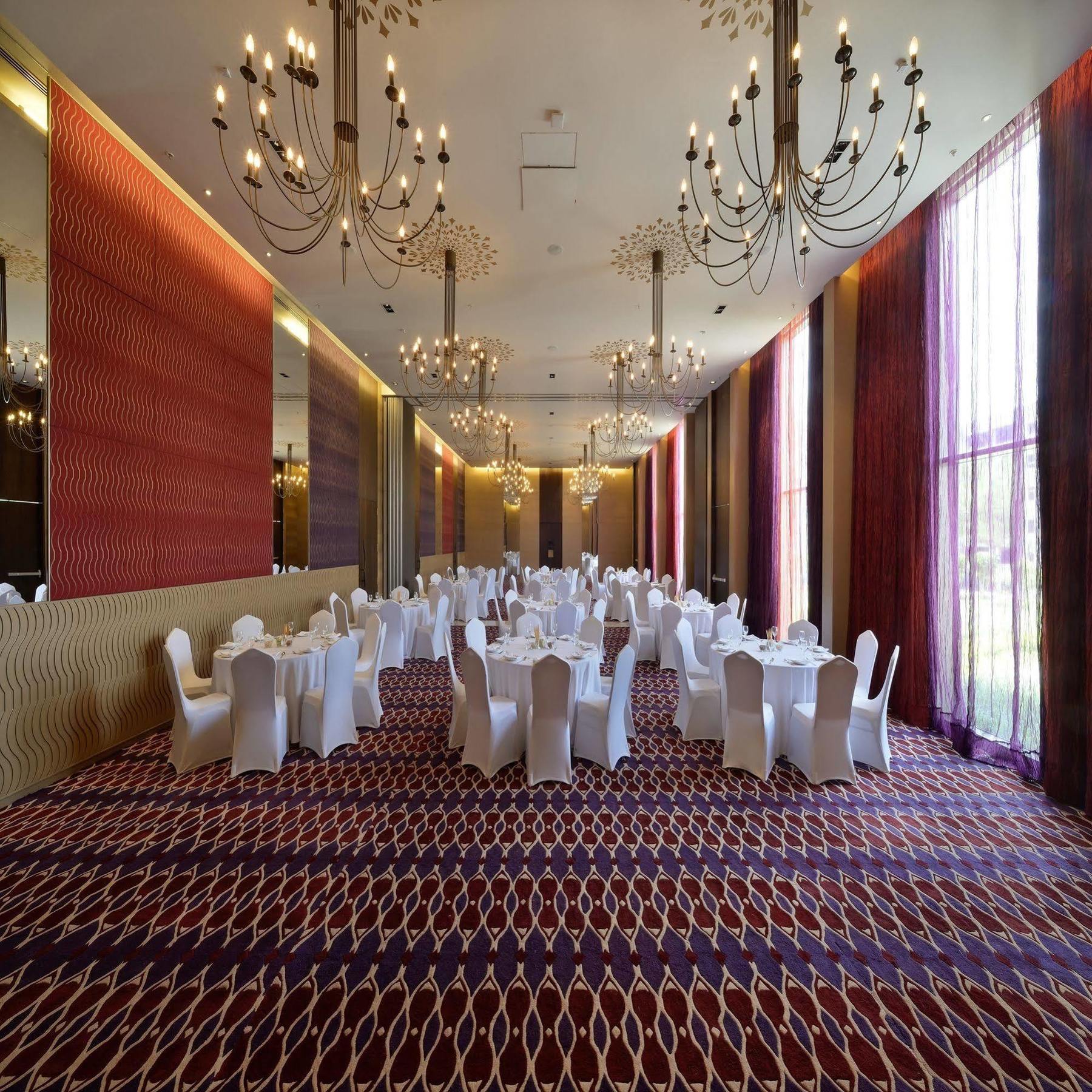 Marasa Sarovar Premiere 5*