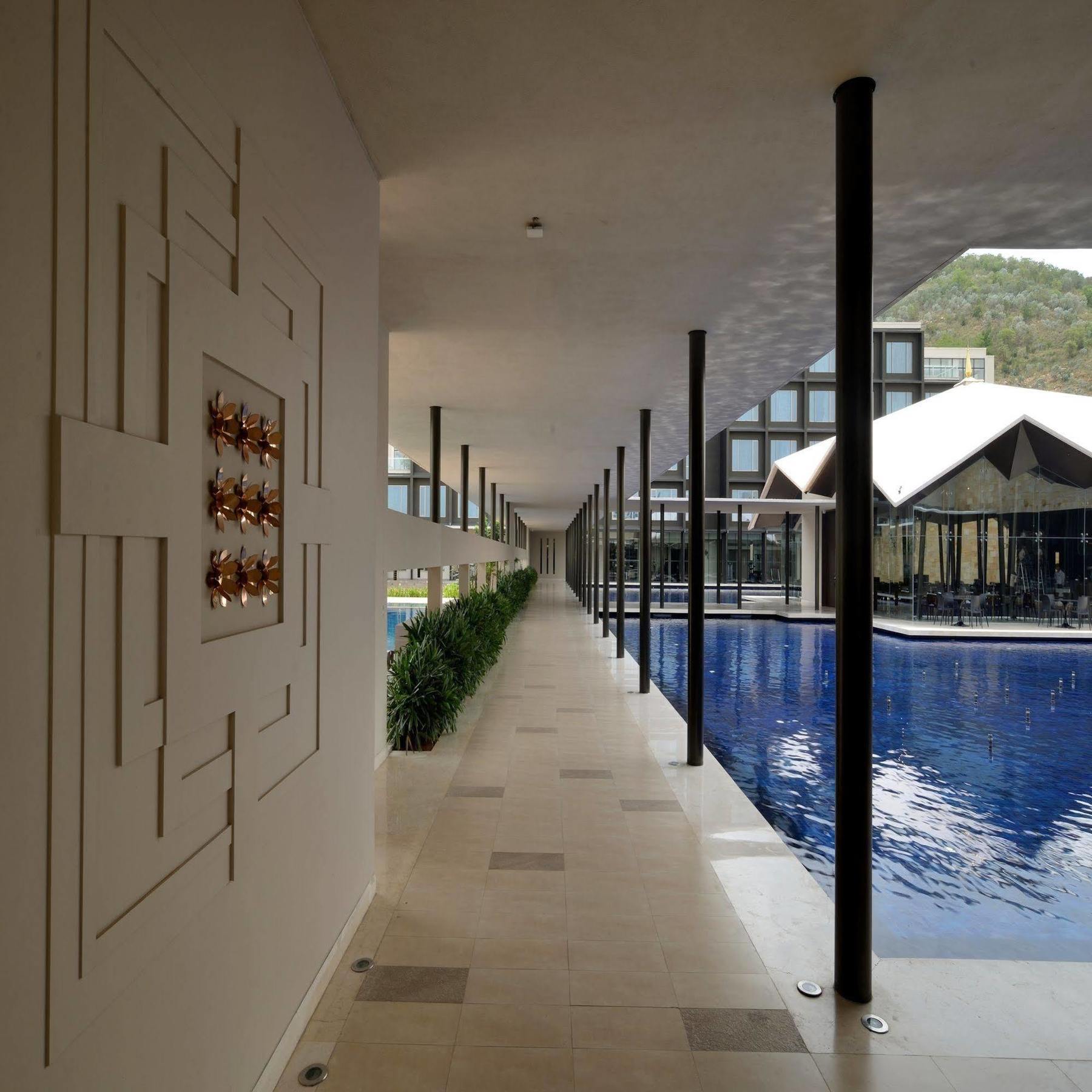 Marasa Sarovar Premiere Hotel