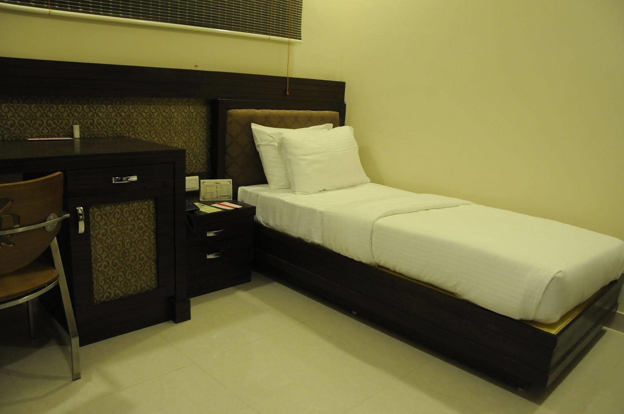 Bed & Breakfast Harsha Residency