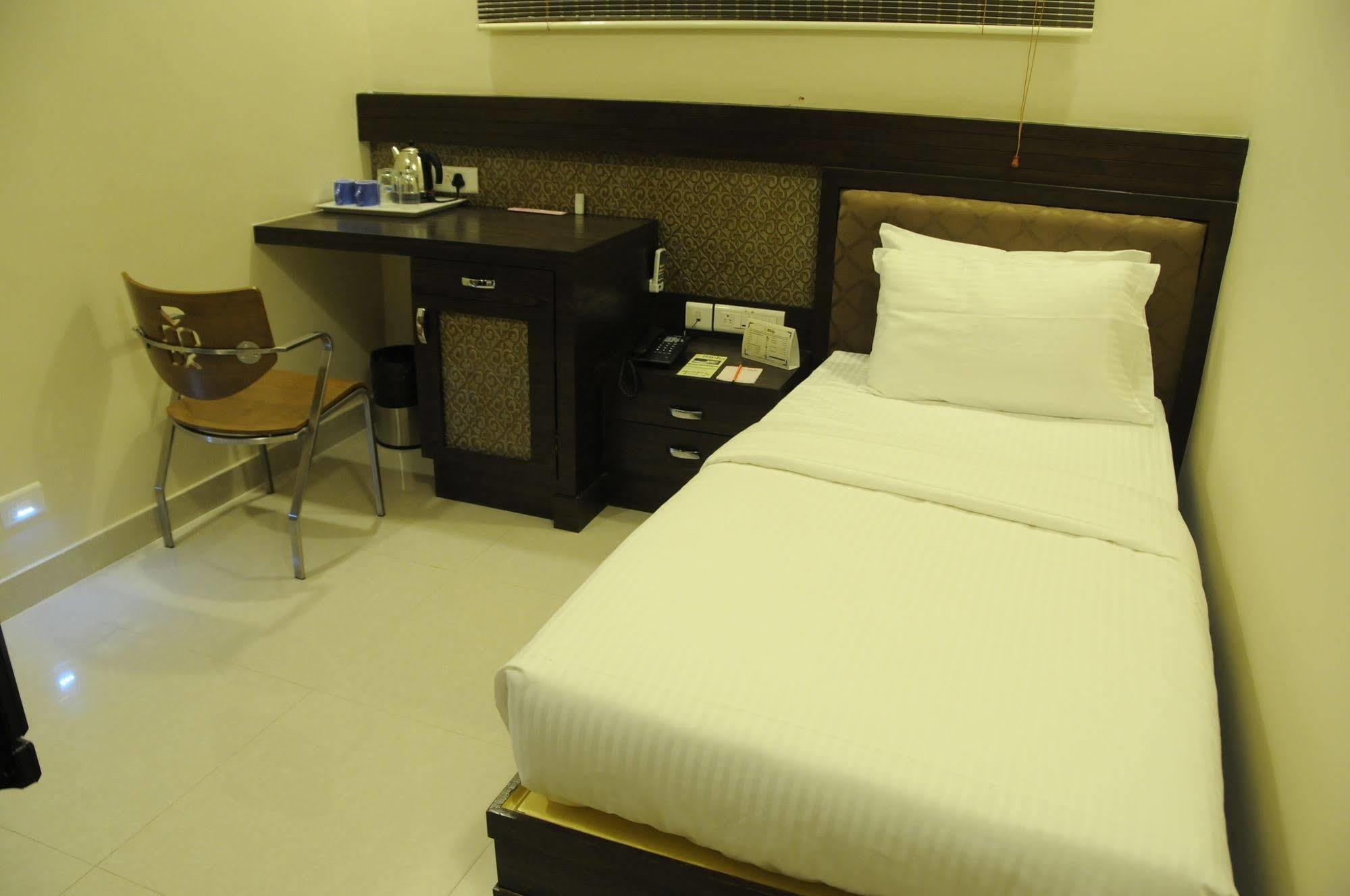 Bed & Breakfast Harsha Residency