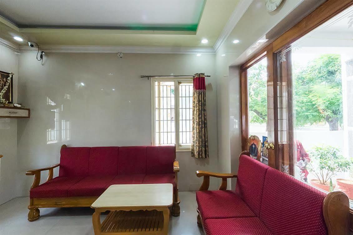 Kvr Deluxe Residency Lodge Tirupati