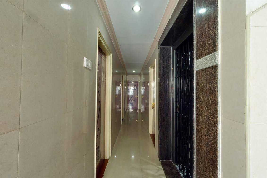 Kvr Deluxe Residency Lodge