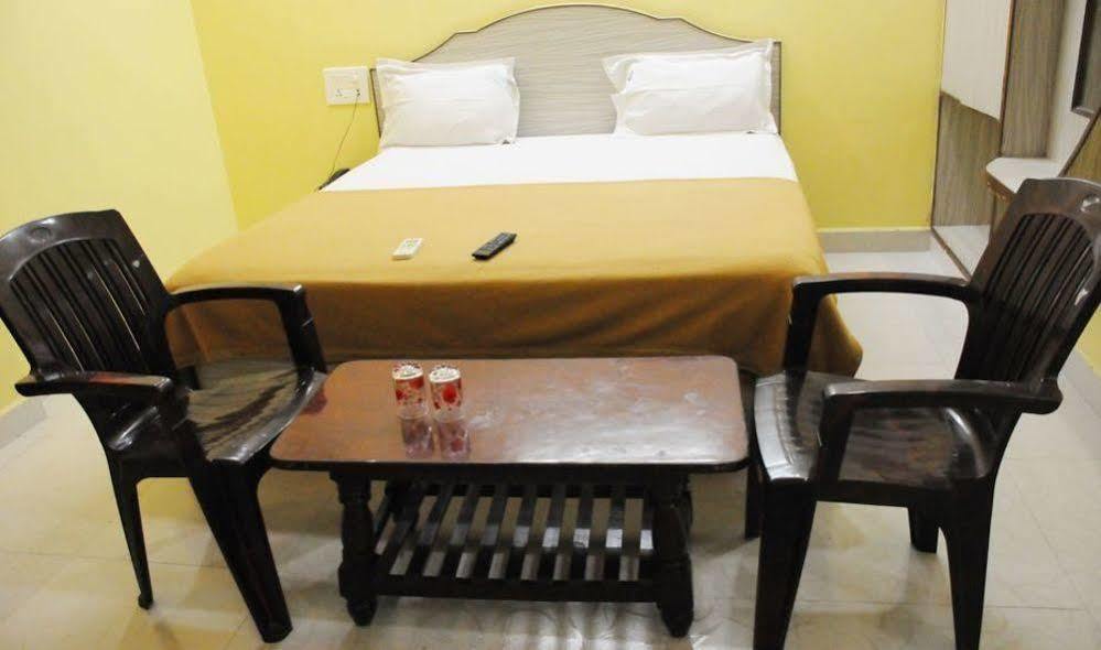 Lodge Sujan Residency's