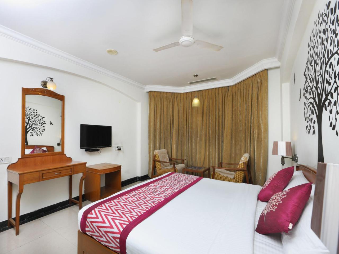 Oyo 1081 Sindhu International Hotel 3*