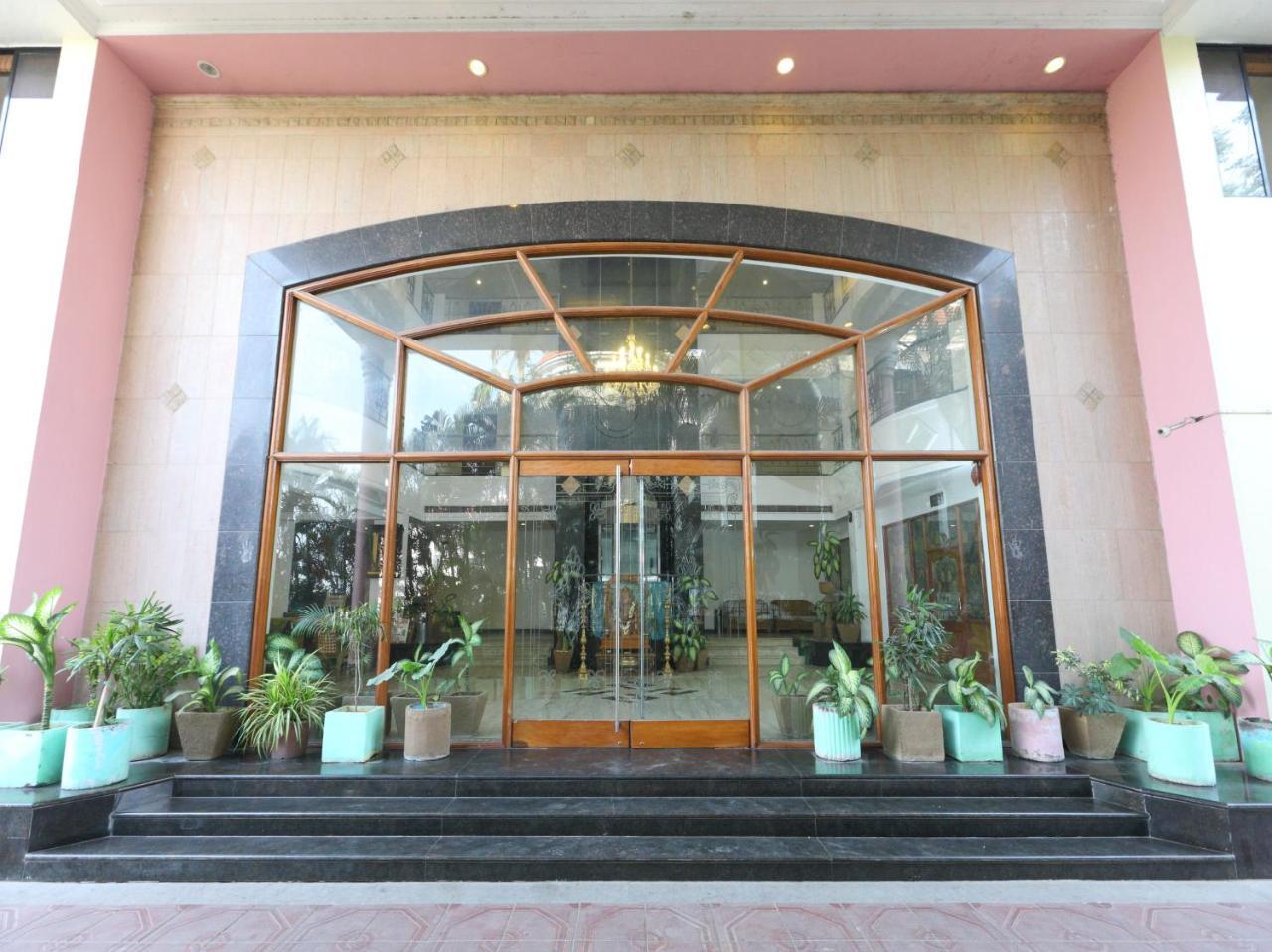 Oyo 1081 Sindhu International Hotel