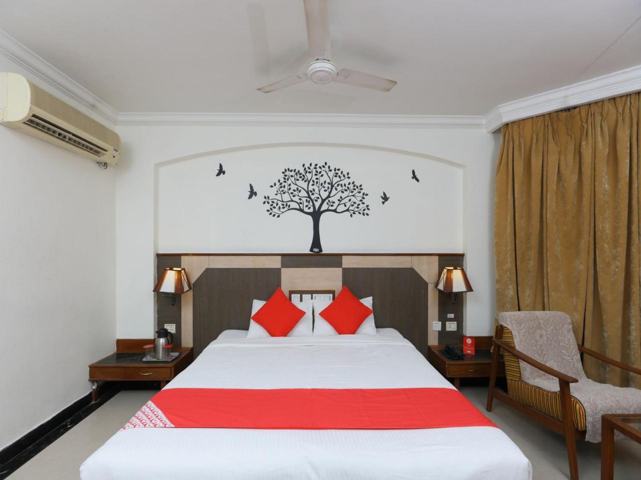 Oyo 1081 Sindhu International 3*