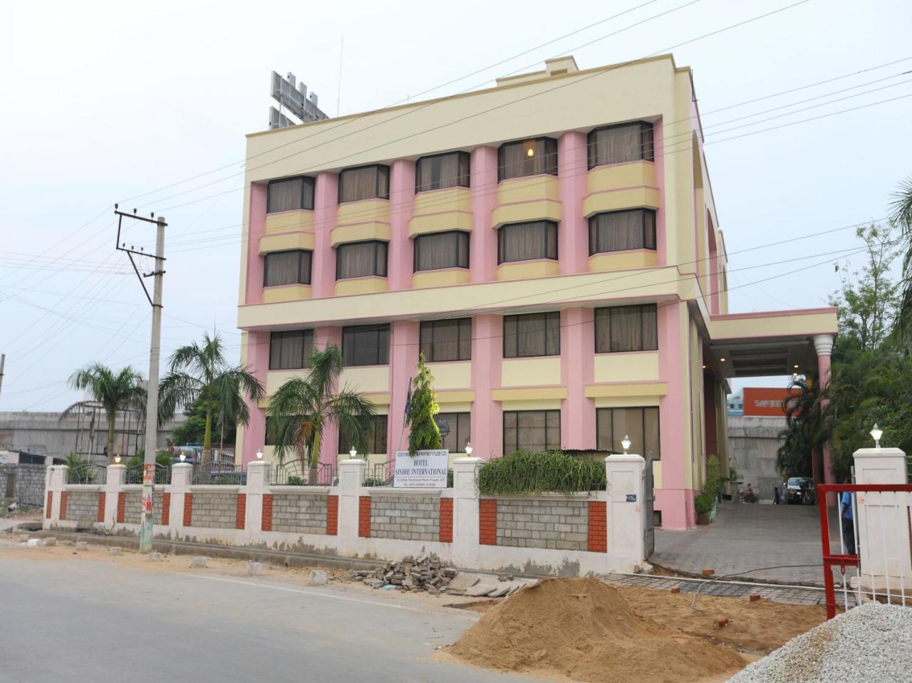 Oyo 1081 Sindhu International