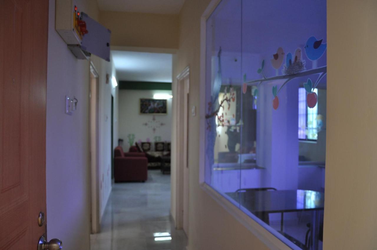 Haritha Apartments, Helpful Staff, Near Bus & Railway Station, Geyser, Tv, Priced Family-only In Tirupati, Big Families, Groups Welcome * Tirupati