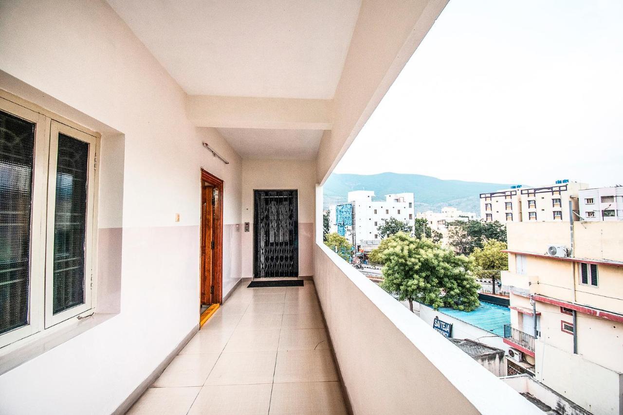 Fabhotel Aditya Yatri Nivas - Nr Railway Station 3*