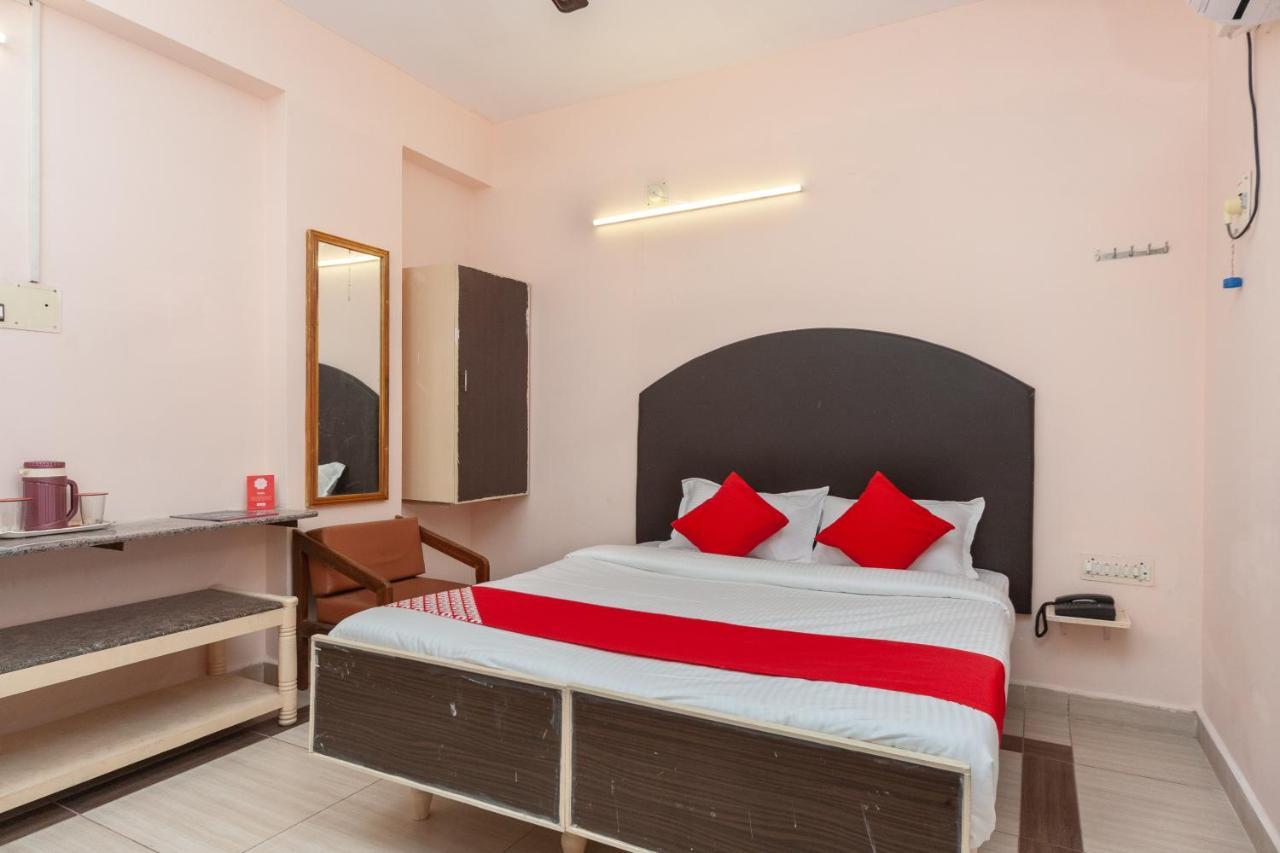 Oyo 16749 Paris Hotel