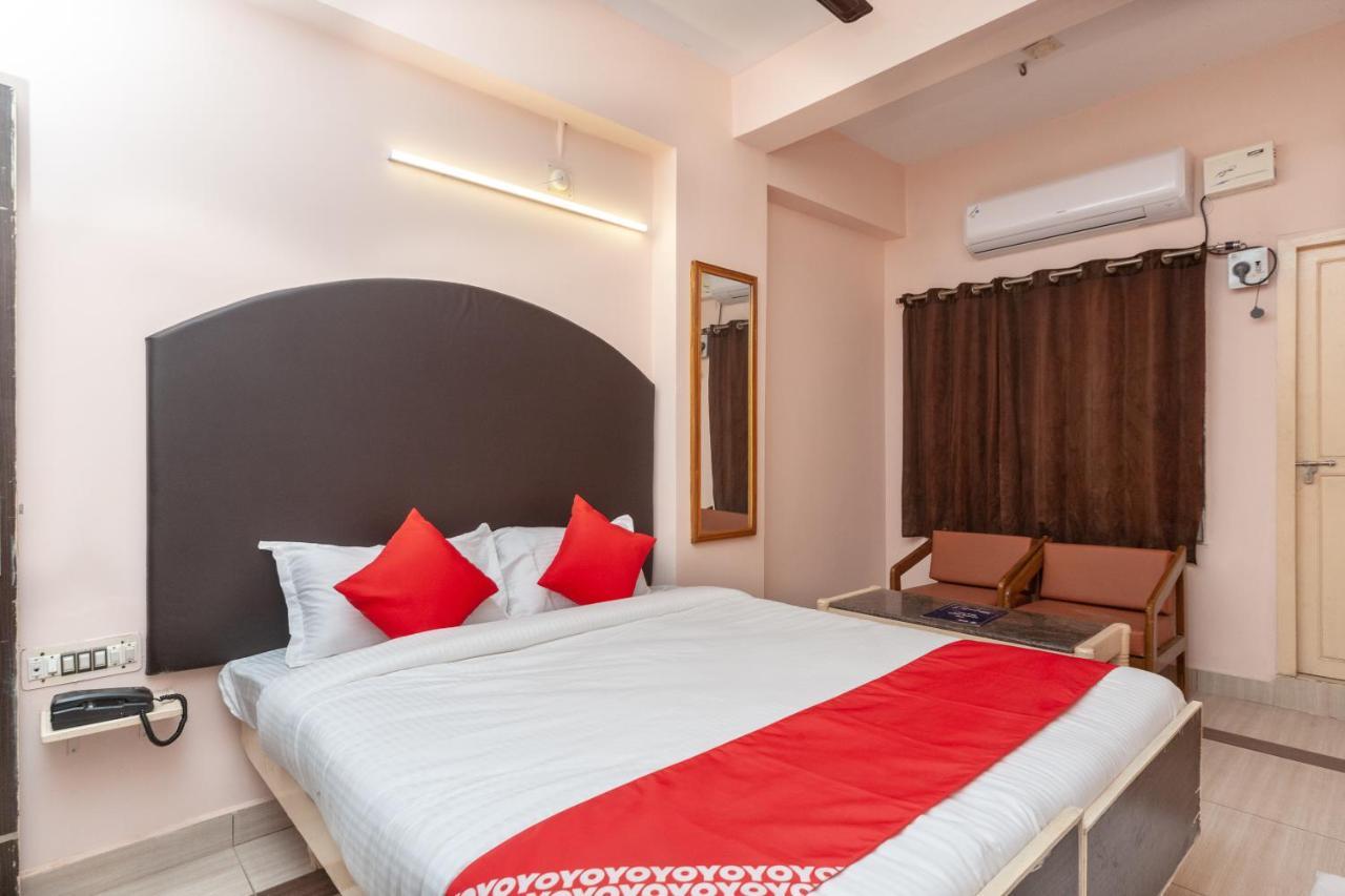 Oyo 16749 Paris Hotel