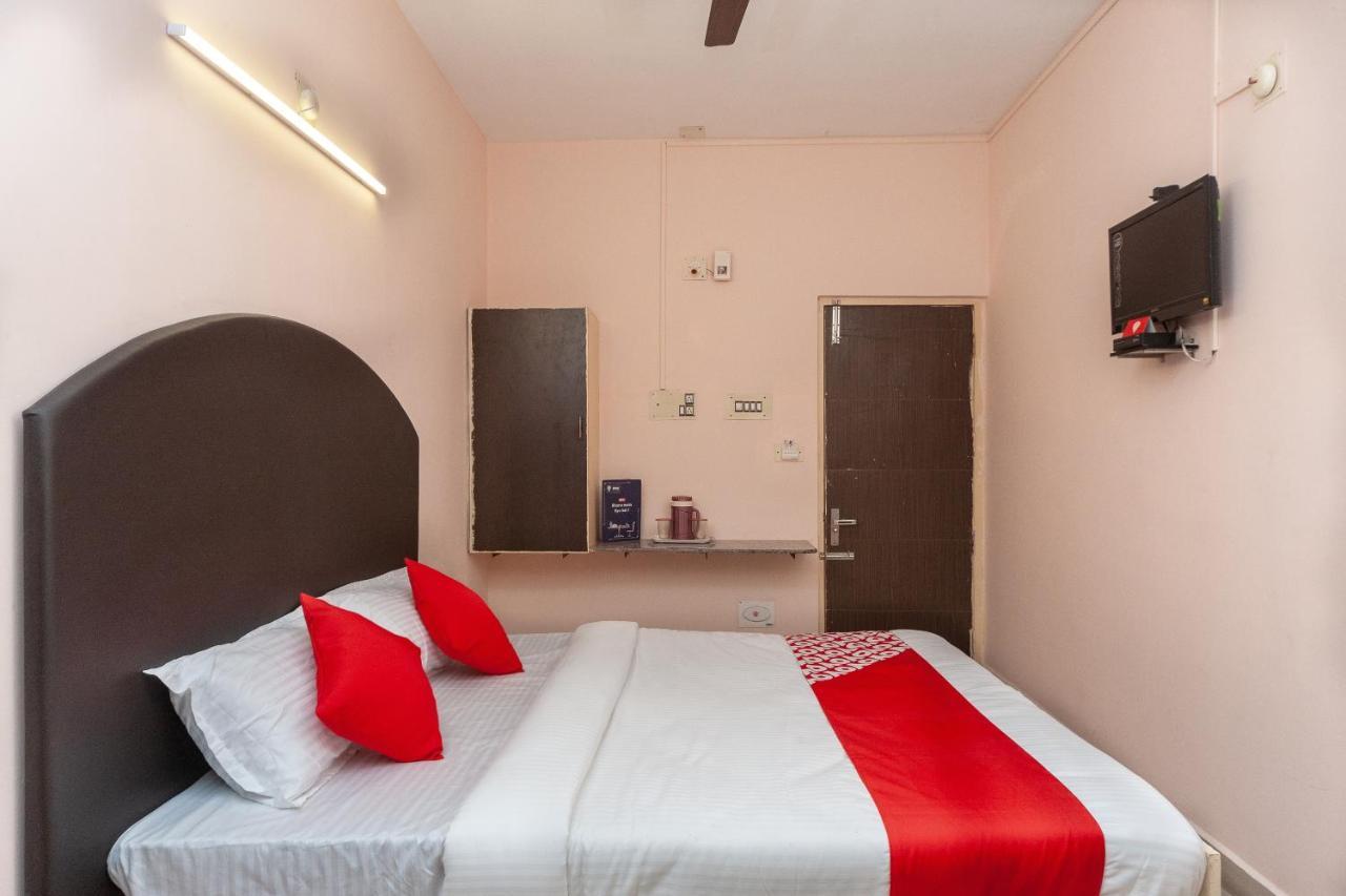 Hotel Oyo 16749 Paris