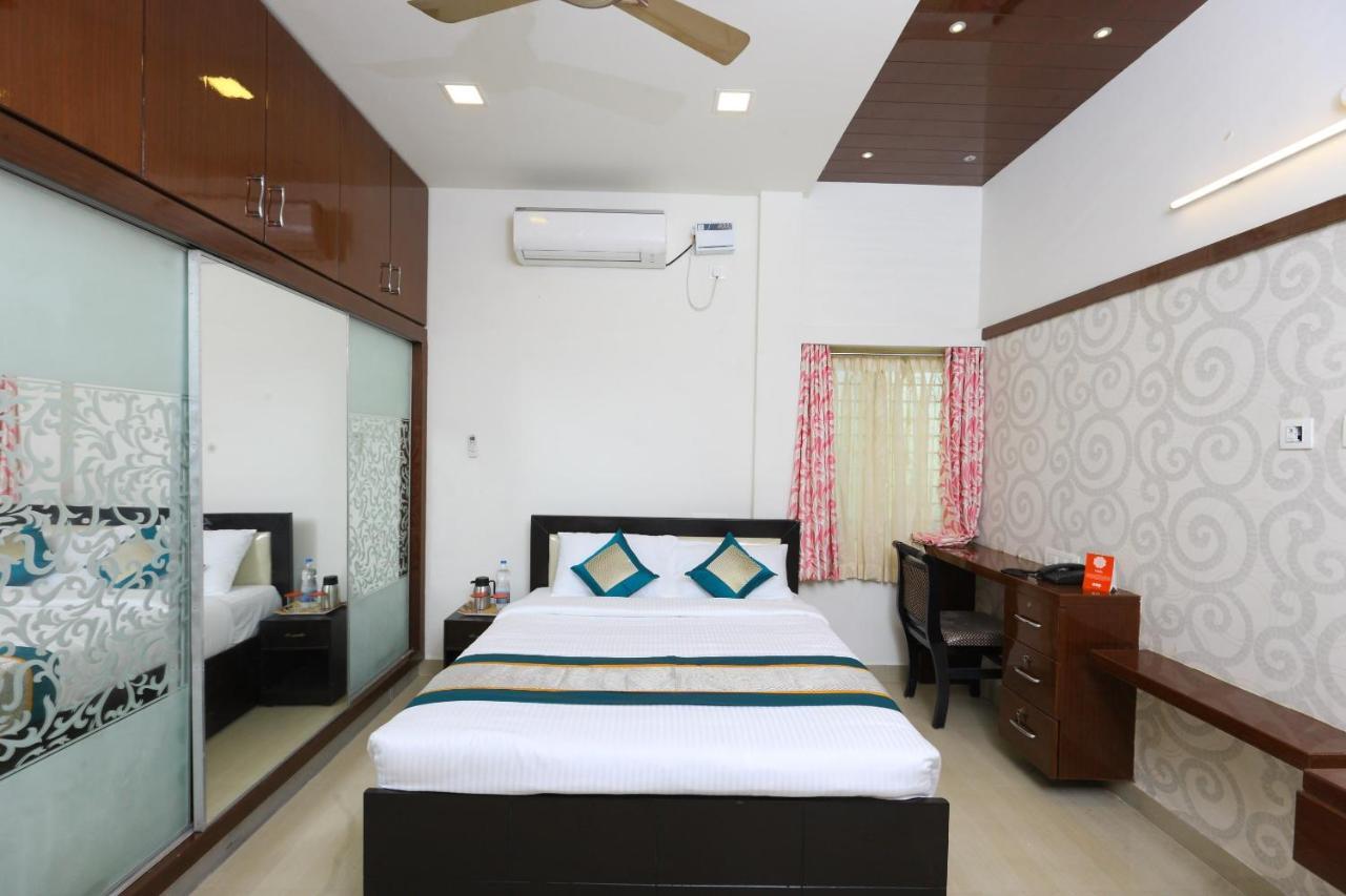 Oyo 10701 Moukthi Hotel Tirupati