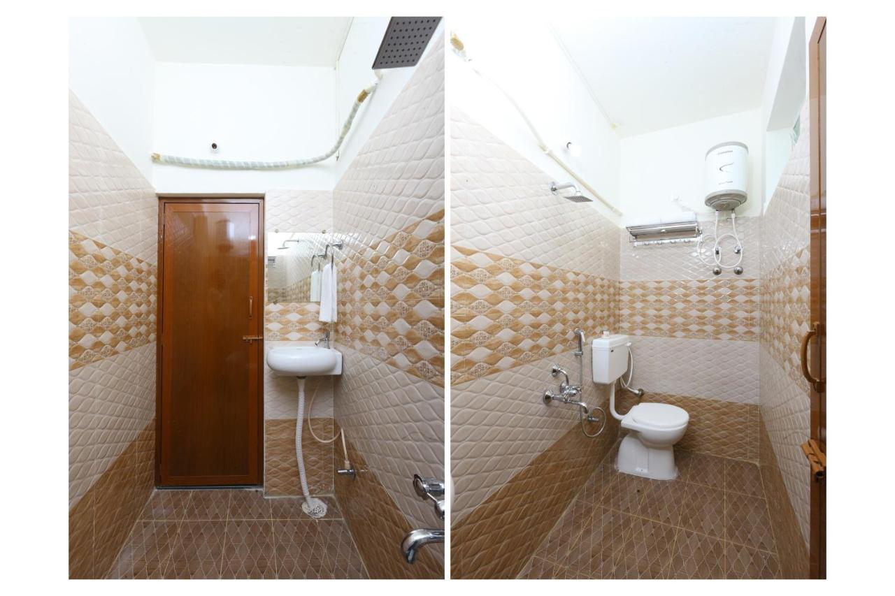 Oyo 10701 Moukthi Hotel Tirupati