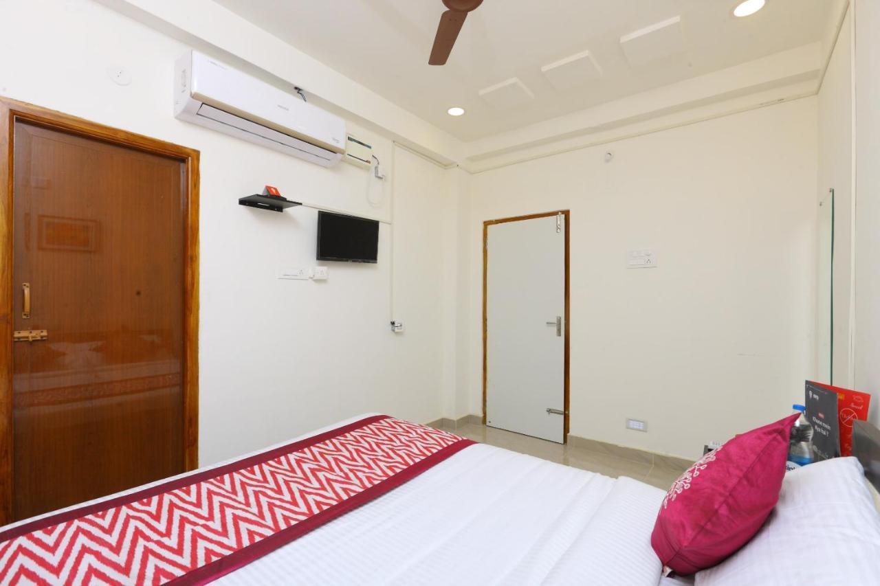 Hotel Oyo 10701 Moukthi Tirupati