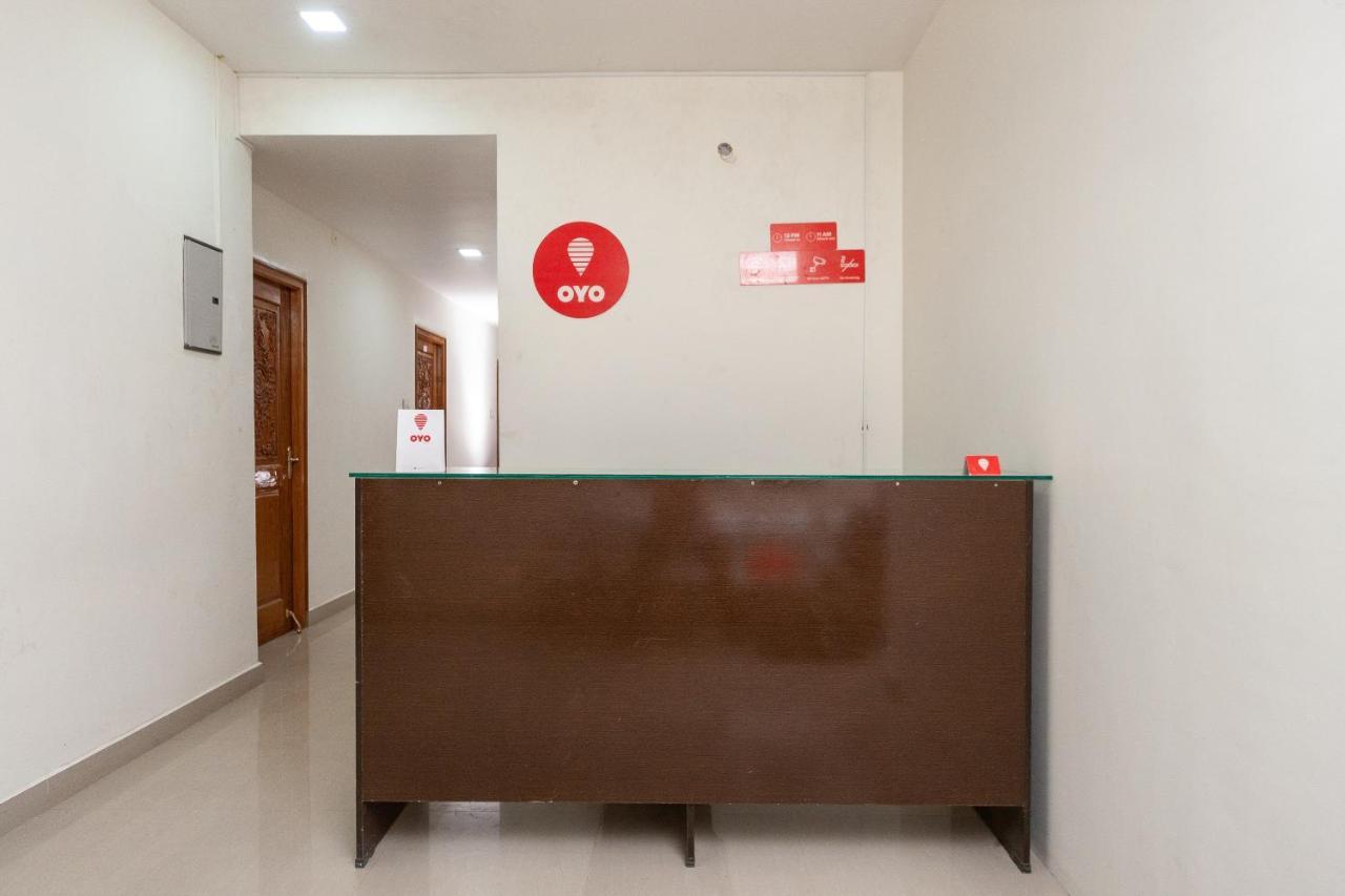 Oyo 26677 Pmr Guest Hotel Tirupati