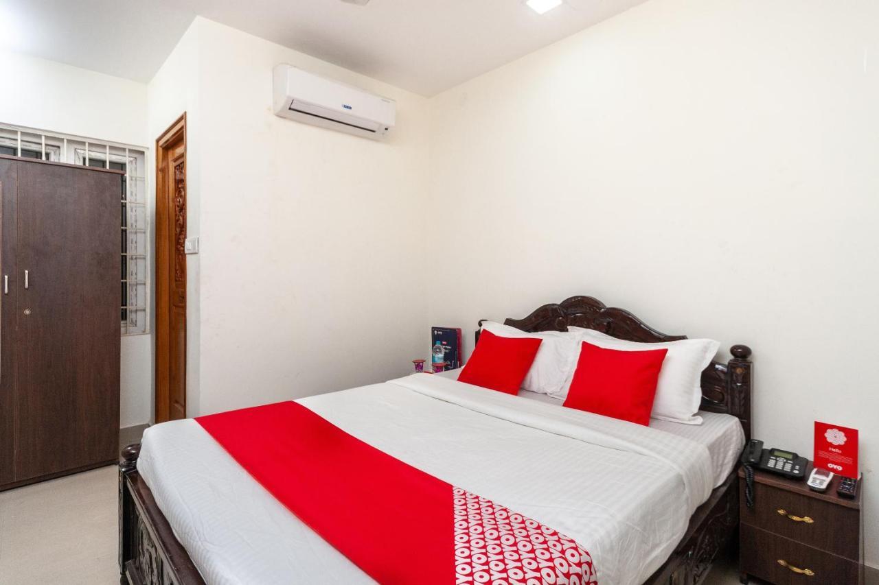 Oyo 26677 Pmr Guest Hotel