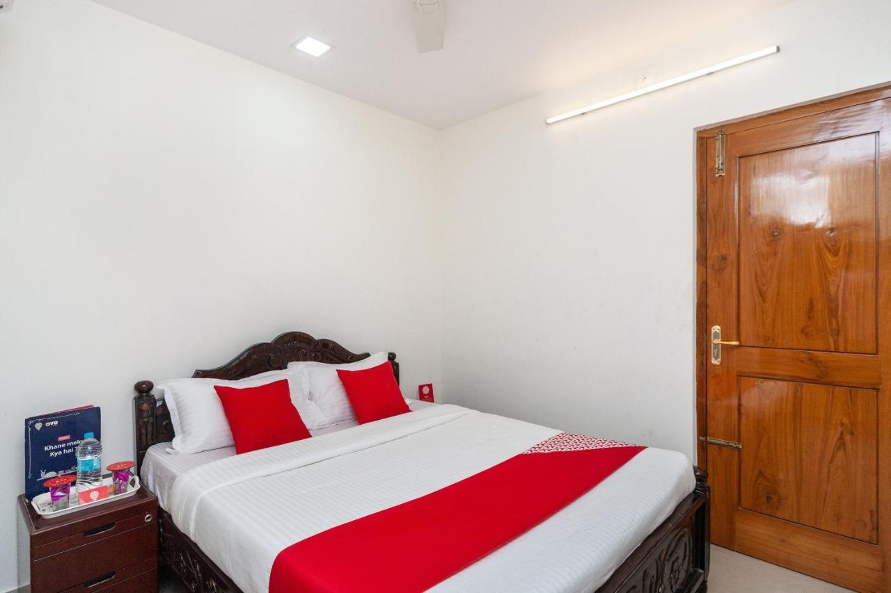 Oyo 26677 Pmr Guest Hotel 3*
