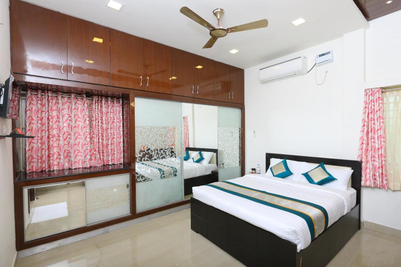 Oyo 10701 Moukthi Hotel