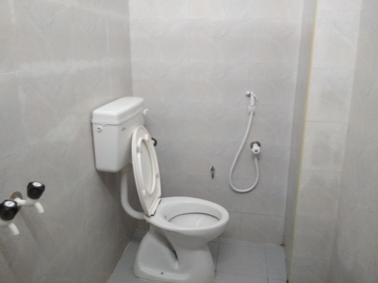 Haritha Apartments, Helpful Staff, Near Bus & Railway Station, Geyser, Tv, Priced Family-only In Tirupati, Big Families, Groups Welcome Apartment Tirupati