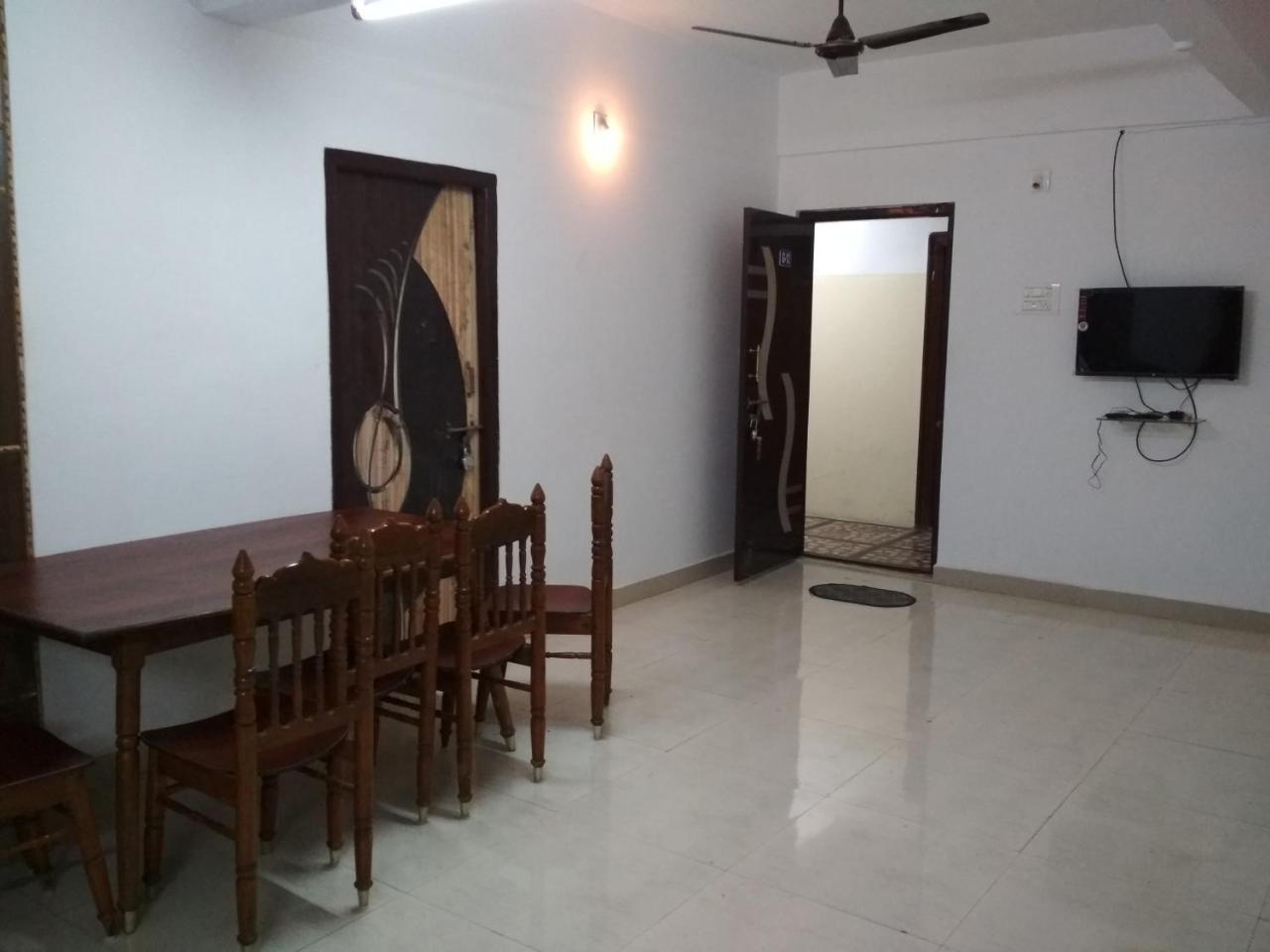Haritha Apartments, Helpful Staff, Near Bus & Railway Station, Geyser, Tv, Priced Family-only In Tirupati, Big Families, Groups Welcome Apartment