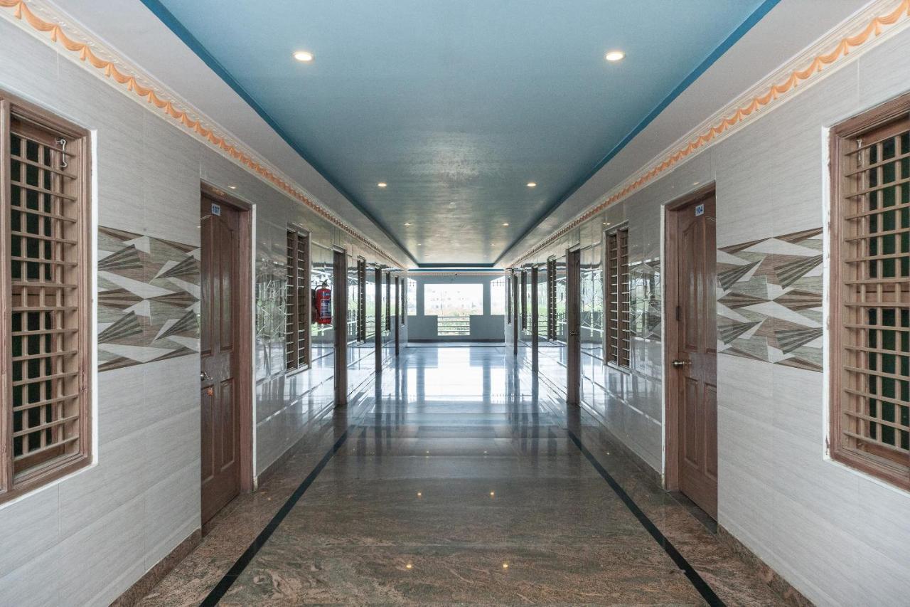 Hotel Oyo 27967 Kr Bhavan 3*