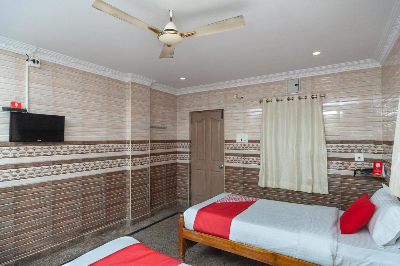 Oyo 27967 Kr Bhavan Hotel 3*
