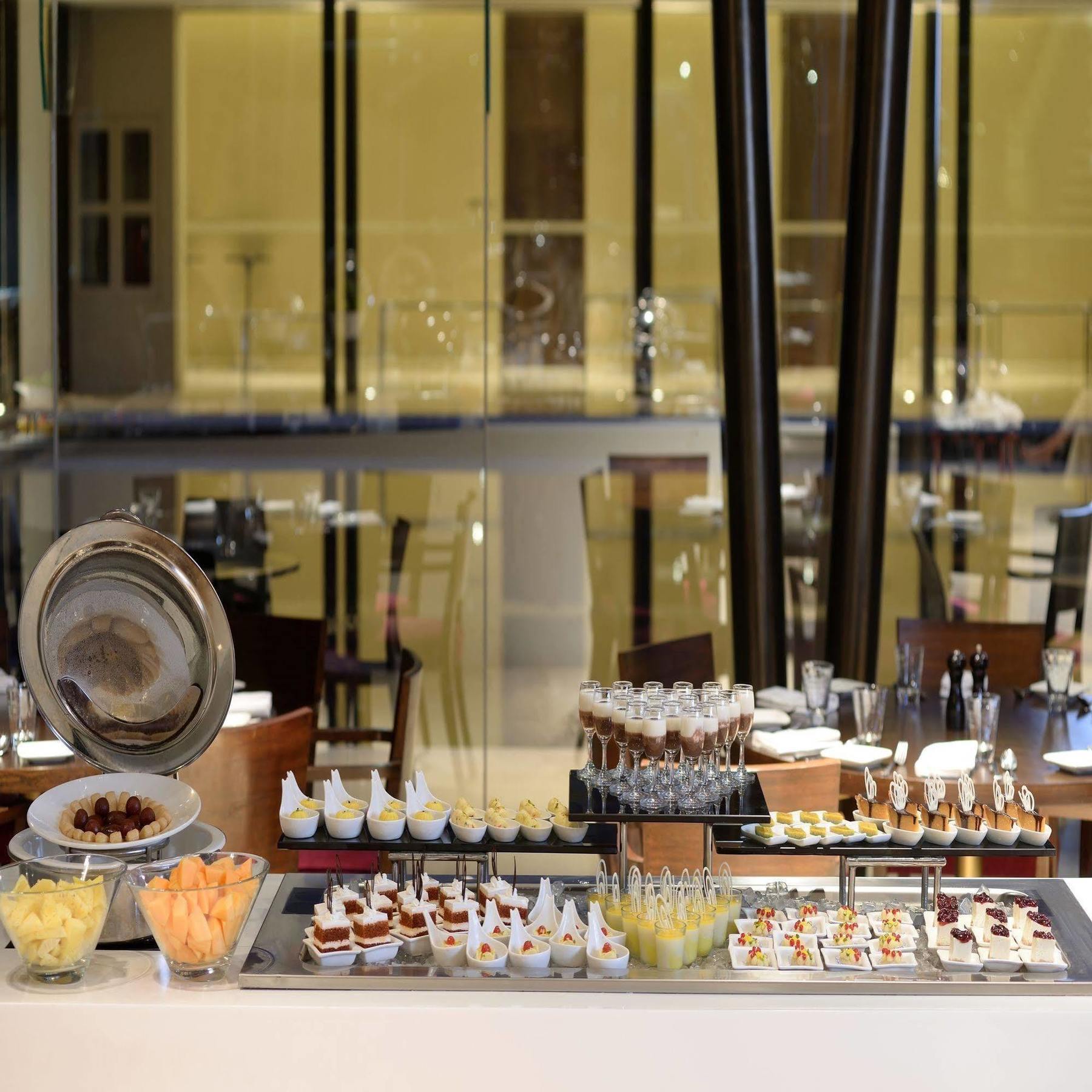 Marasa Sarovar Premiere 5*