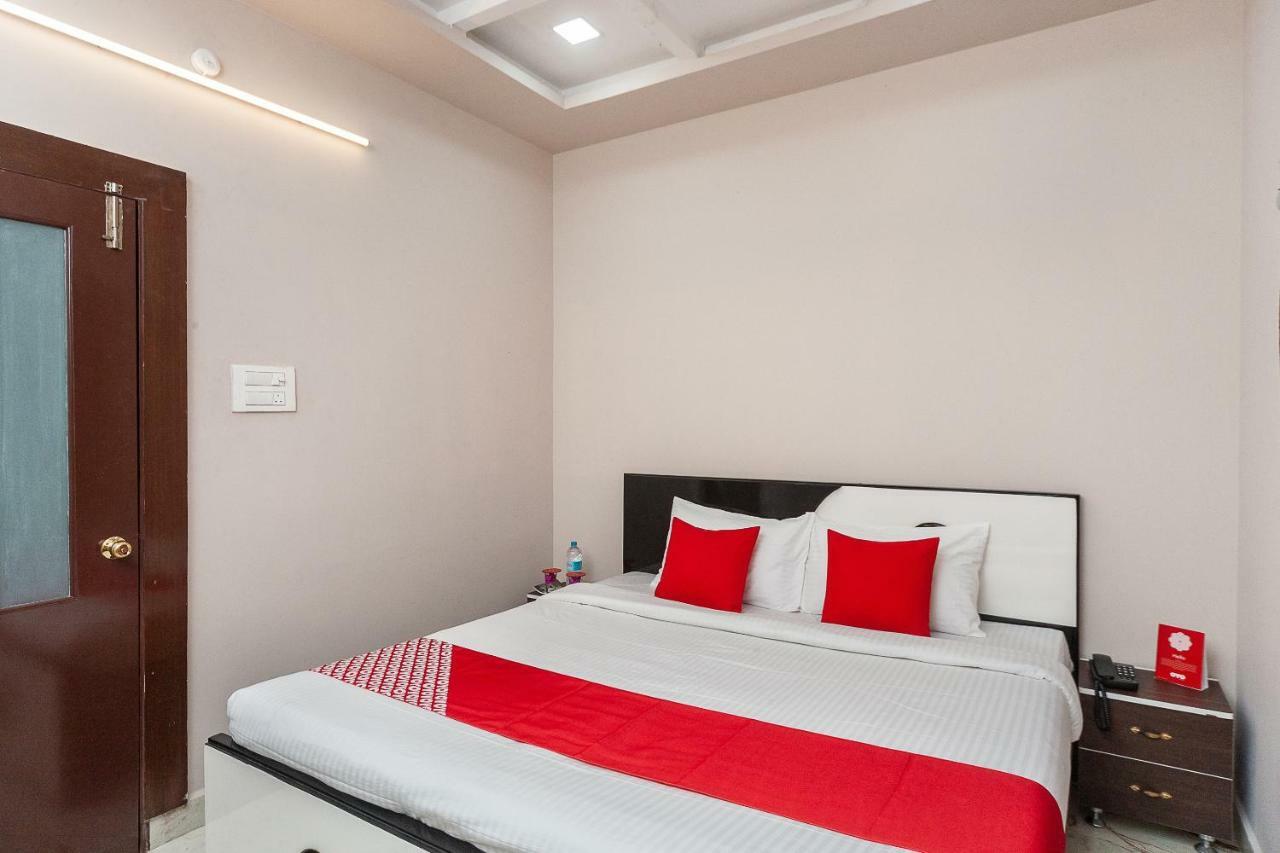 Oyo 26677 Pmr Guest Hotel