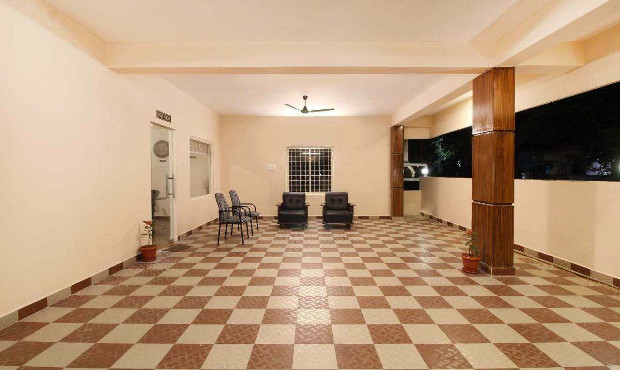 Itsy Riyas Grand Hotel