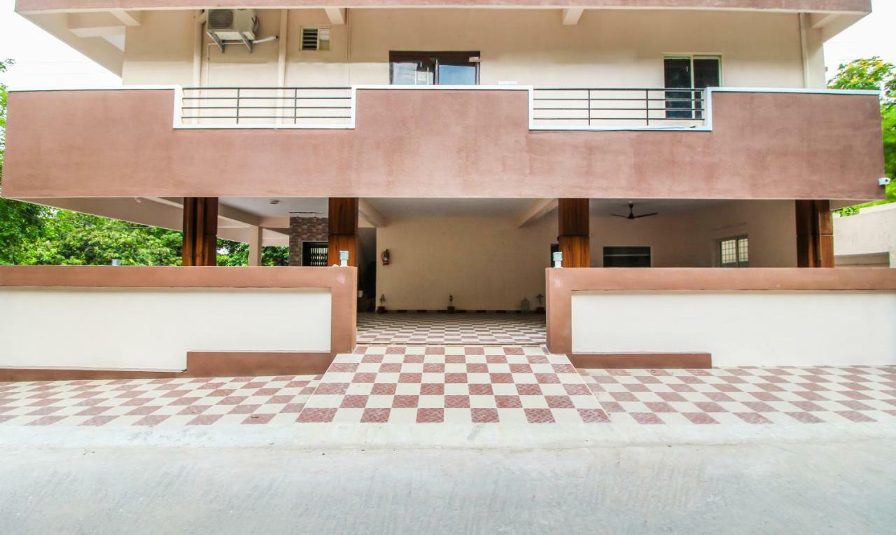 Hotel Itsy Riyas Grand