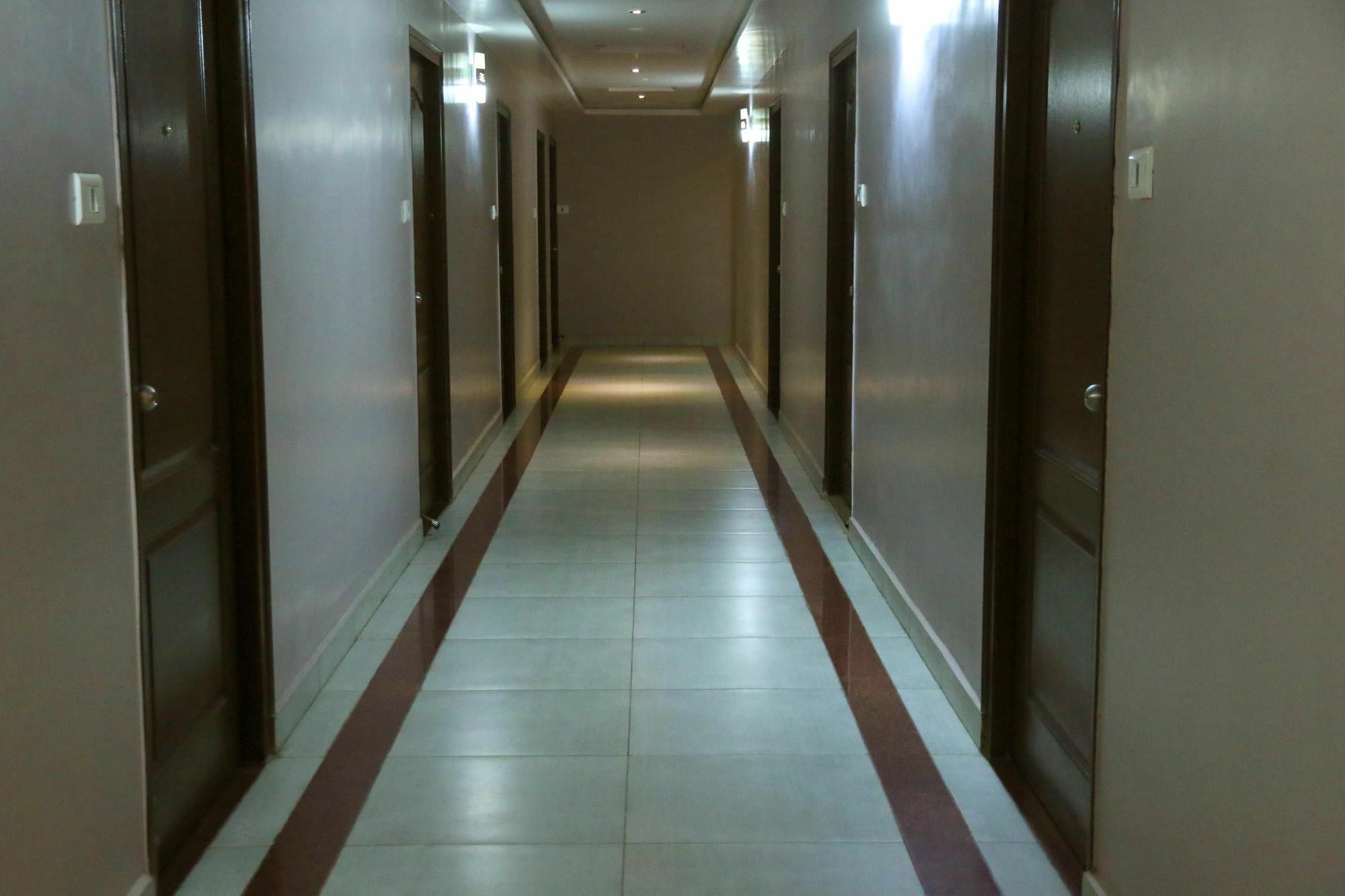 Hotel Oyo Chandragiri Srivari Mettu