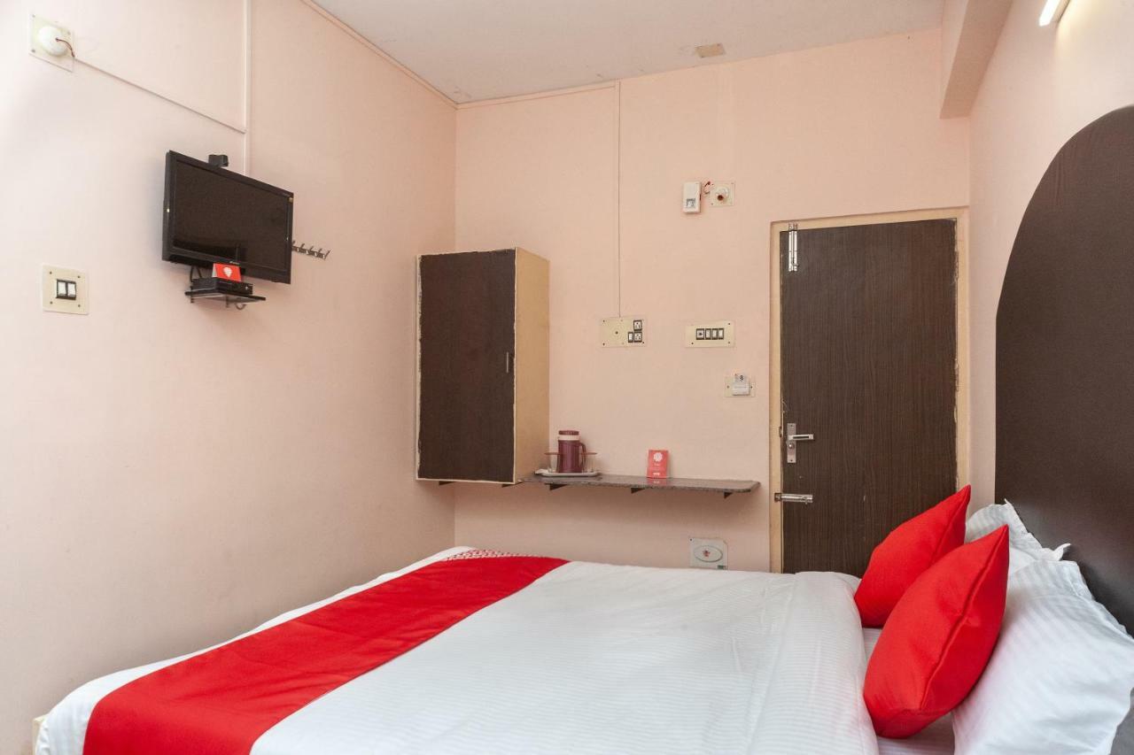Oyo 16749 Paris Hotel