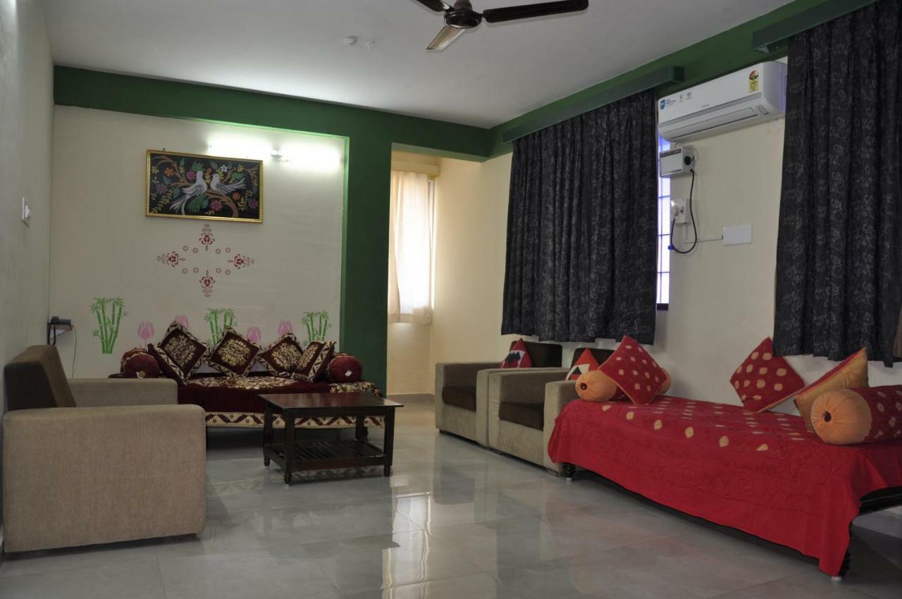 Haritha Apartments, Helpful Staff, Near Bus & Railway Station, Geyser, Tv, Priced Family-only In Tirupati, Big Families, Groups Welcome Tirupati