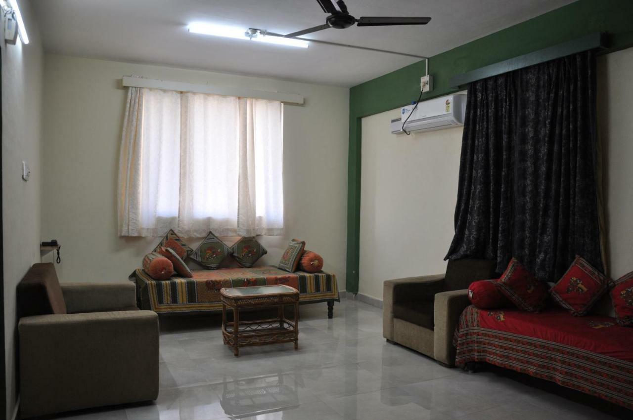 Haritha Apartments, Helpful Staff, Near Bus & Railway Station, Geyser, Tv, Priced Family-only In Tirupati, Big Families, Groups Welcome *