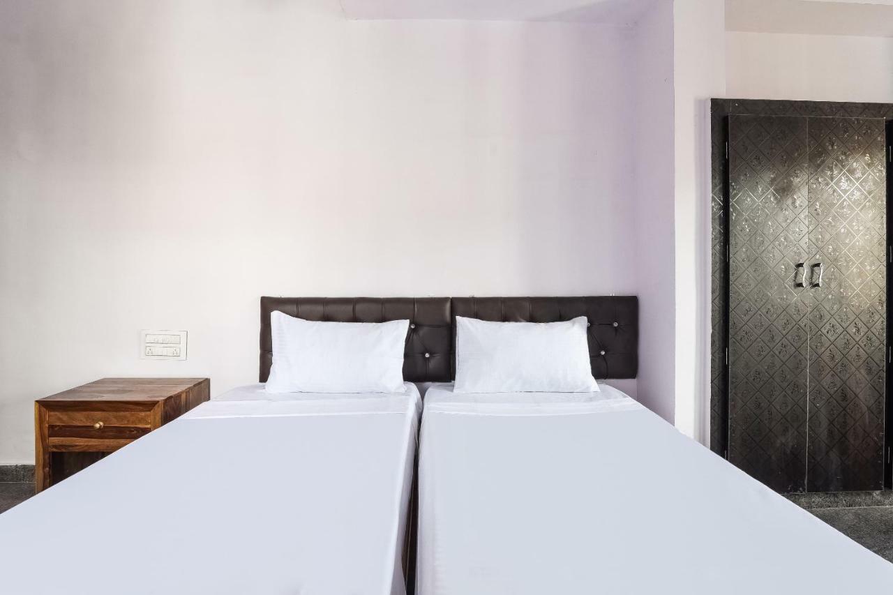 Hotel Spot On 37306 Lakshmi Nivasam Tirupati