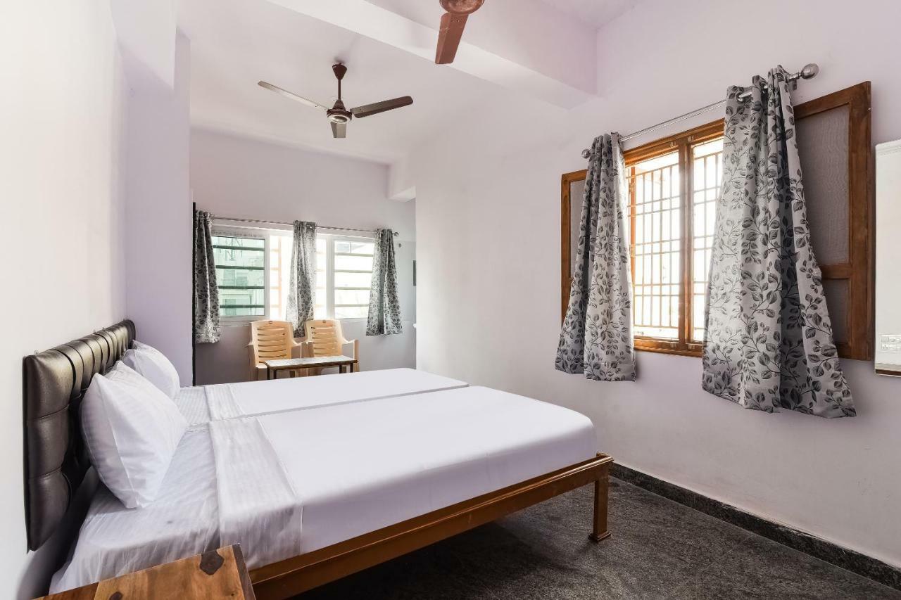 Spot On 37306 Lakshmi Nivasam