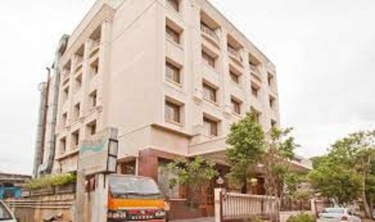 Kalyan Residency 3*