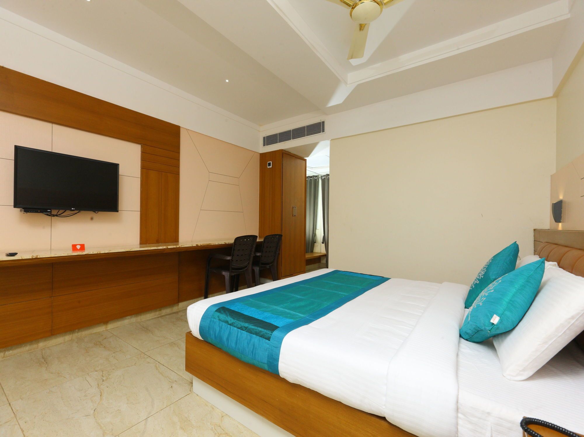 Oyo 064 Padmavathi Hotel