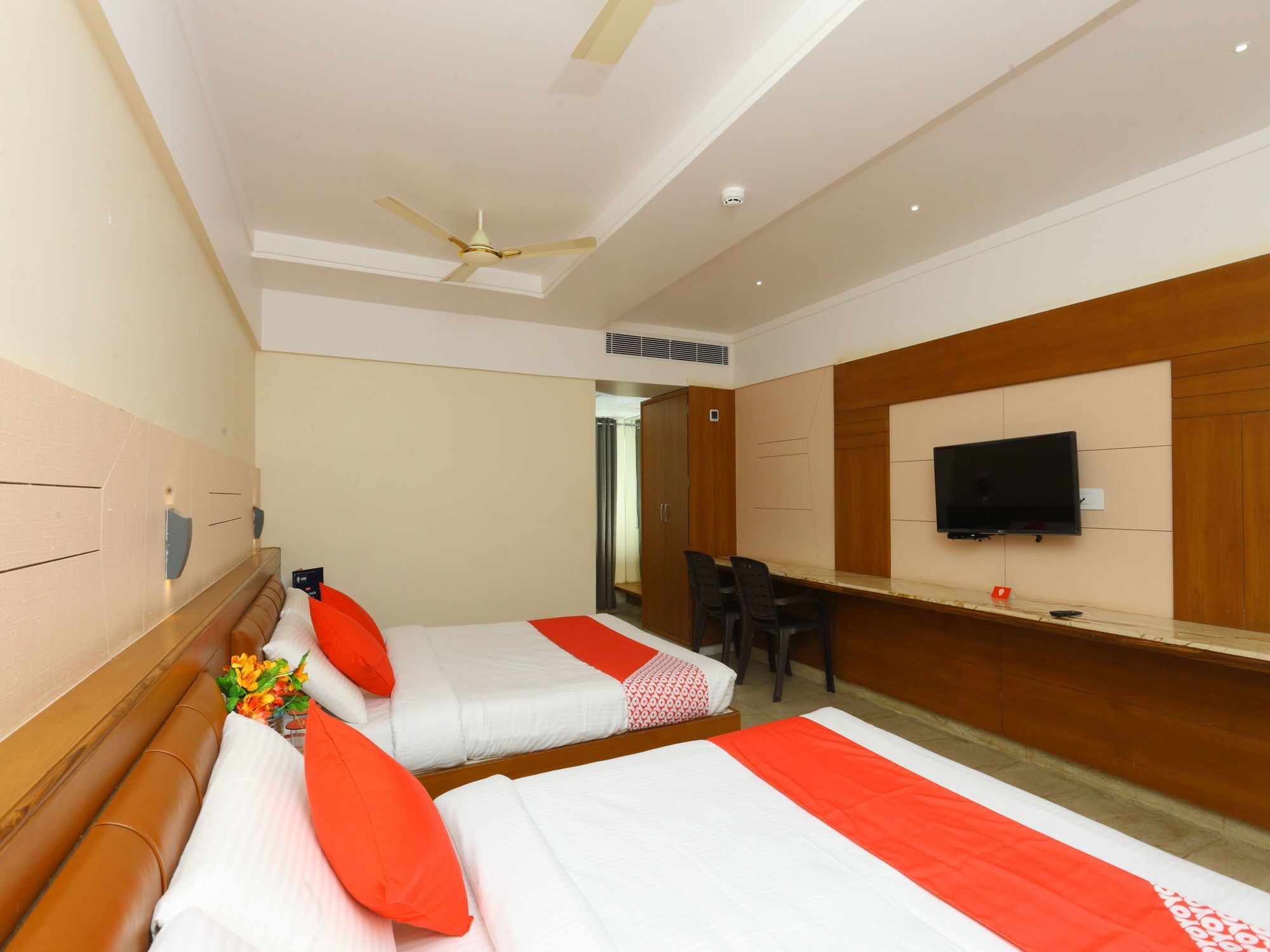 Oyo 064 Padmavathi 2*